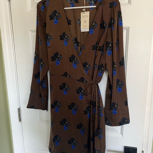 Mango Dresses & Skirts - Mango flower print dress